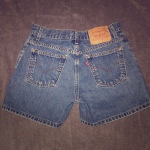 Vintage Levi High Waisted Shorts Size 7